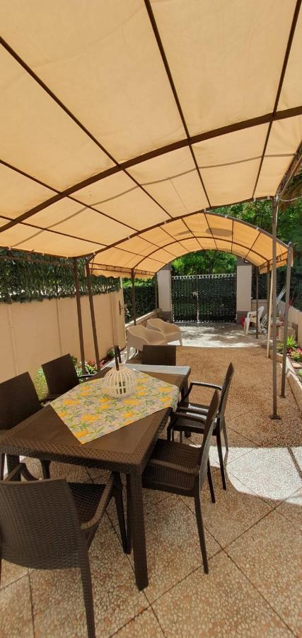 הוילה פלרמו Villino Sirene Mondello מראה חיצוני תמונה